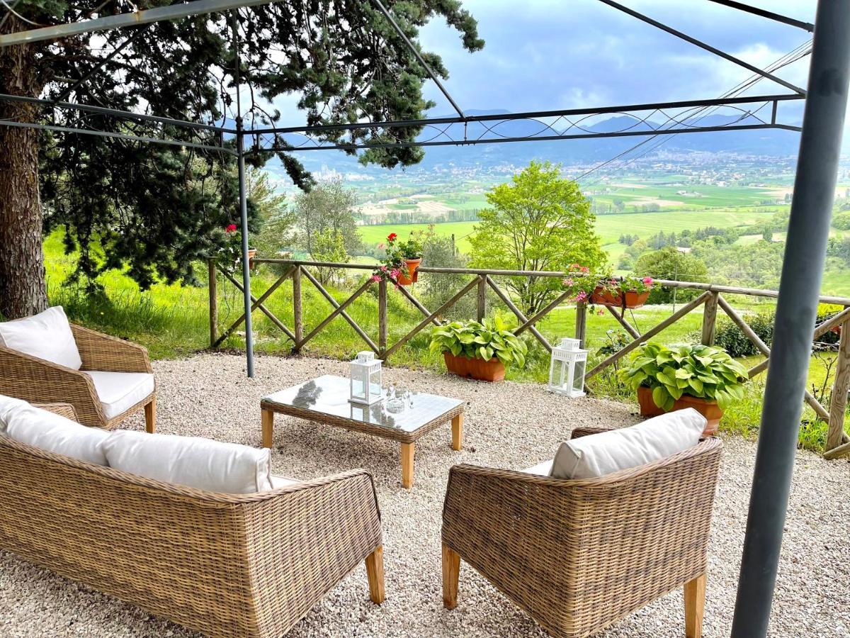 La Panoramica Gubbio - Maison De Charme - Casette E Appartamenti Self Catering Per Vacanze Meravigliose! المظهر الخارجي الصورة