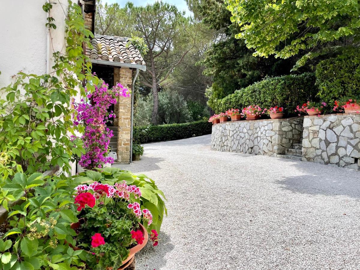 La Panoramica Gubbio - Maison De Charme - Casette E Appartamenti Self Catering Per Vacanze Meravigliose! المظهر الخارجي الصورة