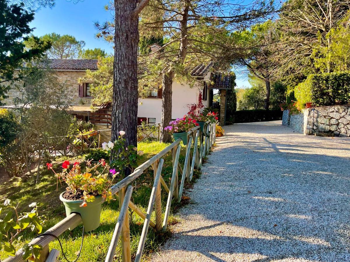 La Panoramica Gubbio - Maison De Charme - Casette E Appartamenti Self Catering Per Vacanze Meravigliose! المظهر الخارجي الصورة