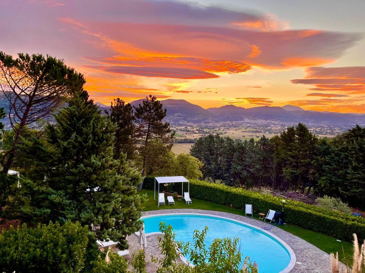 La Panoramica Gubbio - Maison De Charme - Casette E Appartamenti Self Catering Per Vacanze Meravigliose! المظهر الخارجي الصورة